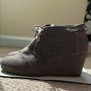 Tom's Shoes Desert Herringbone Wedges